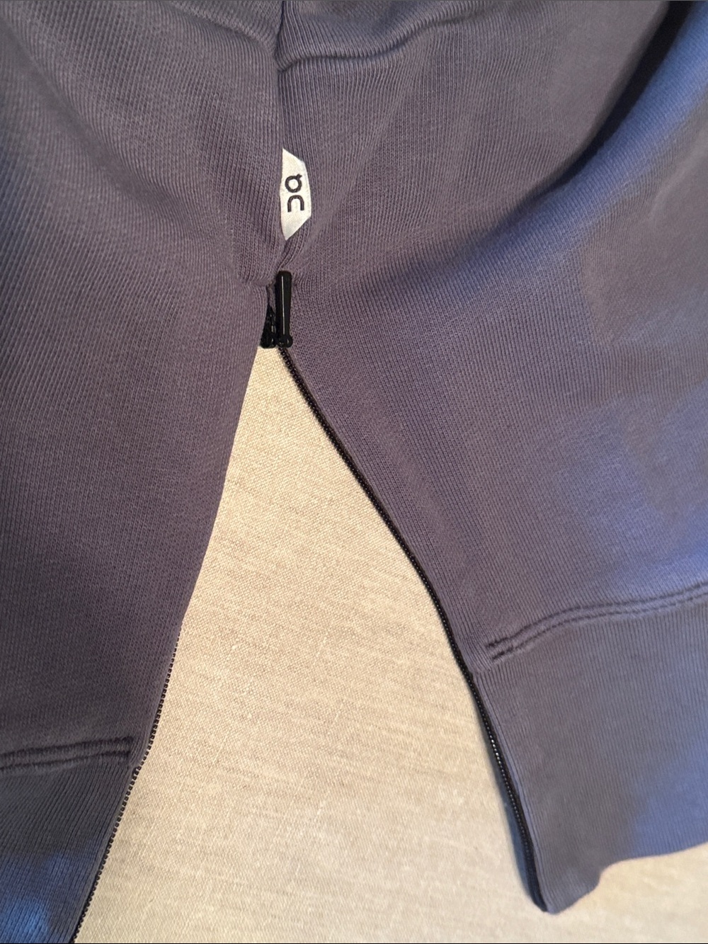 On Running Gray Cropped Crewneck Sweatshirt - Picture 4 of 8